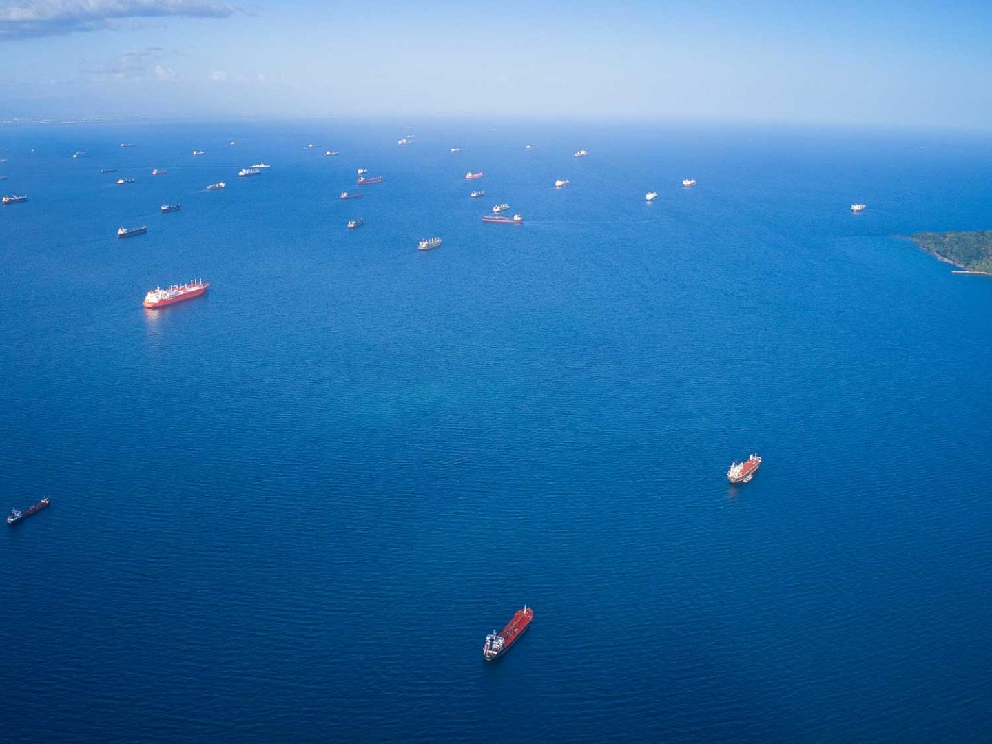 vessels at anchor 1440x1080 1